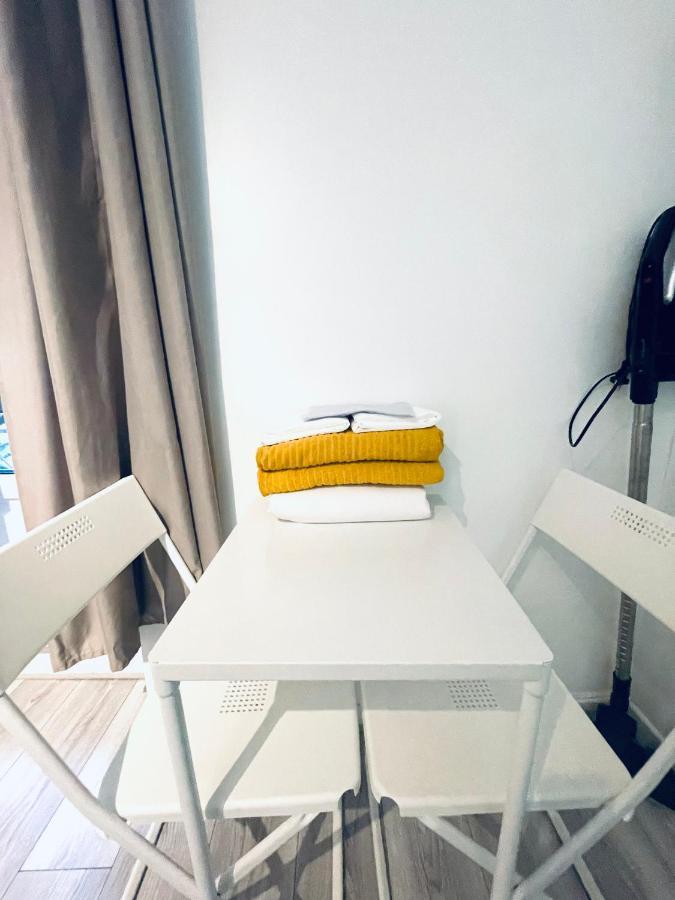Studio - Pereire Parc Monceau - Moulin Rouge - 2 Pers Apartamento Paris Exterior foto